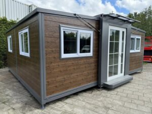 Mobiler Container – Tiny House mit zwei Schlafzimmern und Küche, Modell 2024-Neu